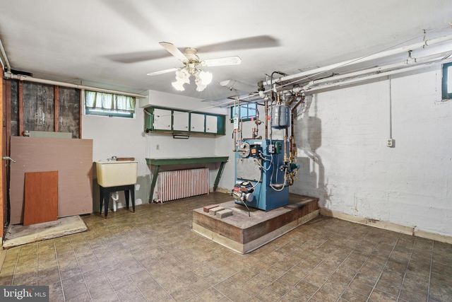 3827 PARK AVE, Schnecksville, PA 18078