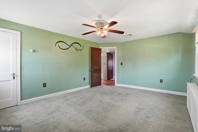 3827 PARK AVE, Schnecksville, PA 18078