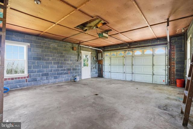 3827 PARK AVE, Schnecksville, PA 18078