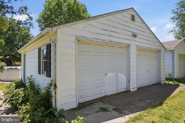 3827 PARK AVE, Schnecksville, PA 18078