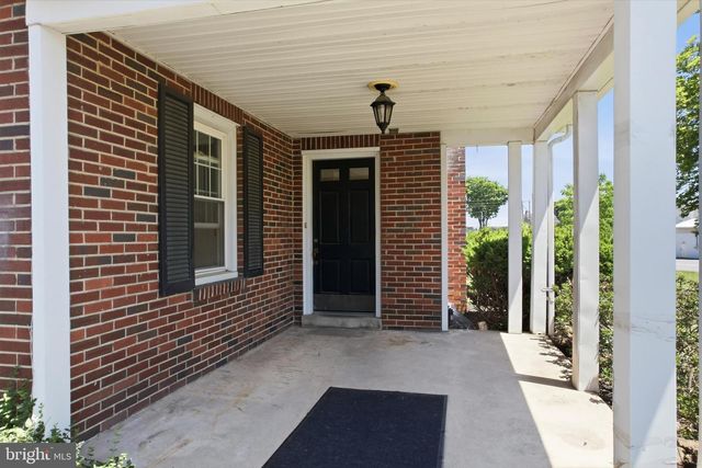 3827 PARK AVE, Schnecksville, PA 18078