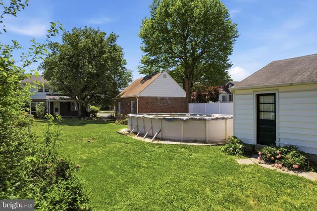 3827 PARK AVE, Schnecksville, PA 18078