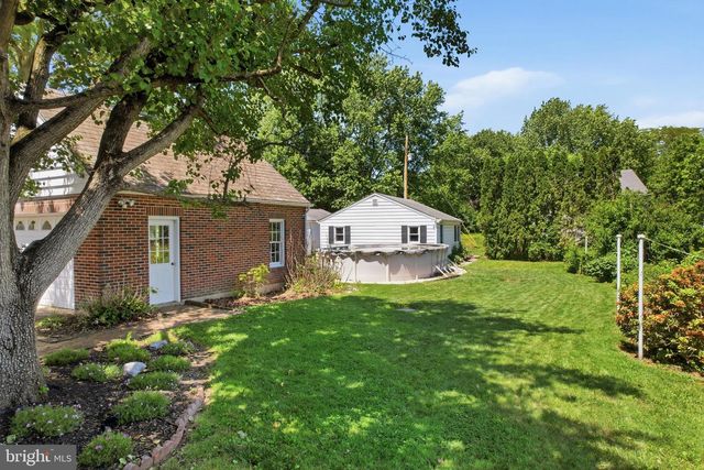 3827 PARK AVE, Schnecksville, PA 18078