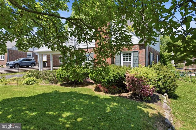 3827 PARK AVE, Schnecksville, PA 18078