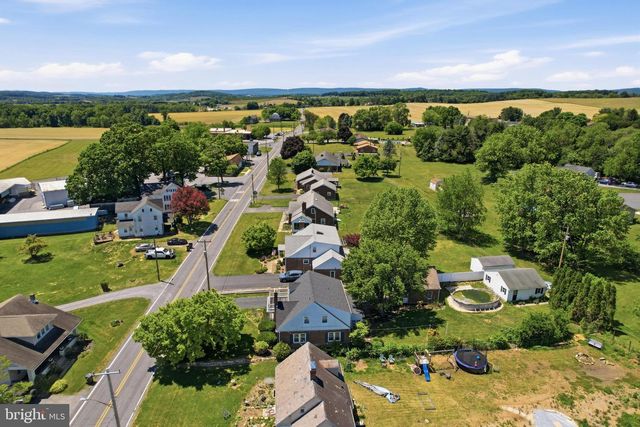 3827 PARK AVE, Schnecksville, PA 18078
