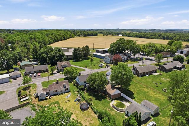 3827 PARK AVE, Schnecksville, PA 18078