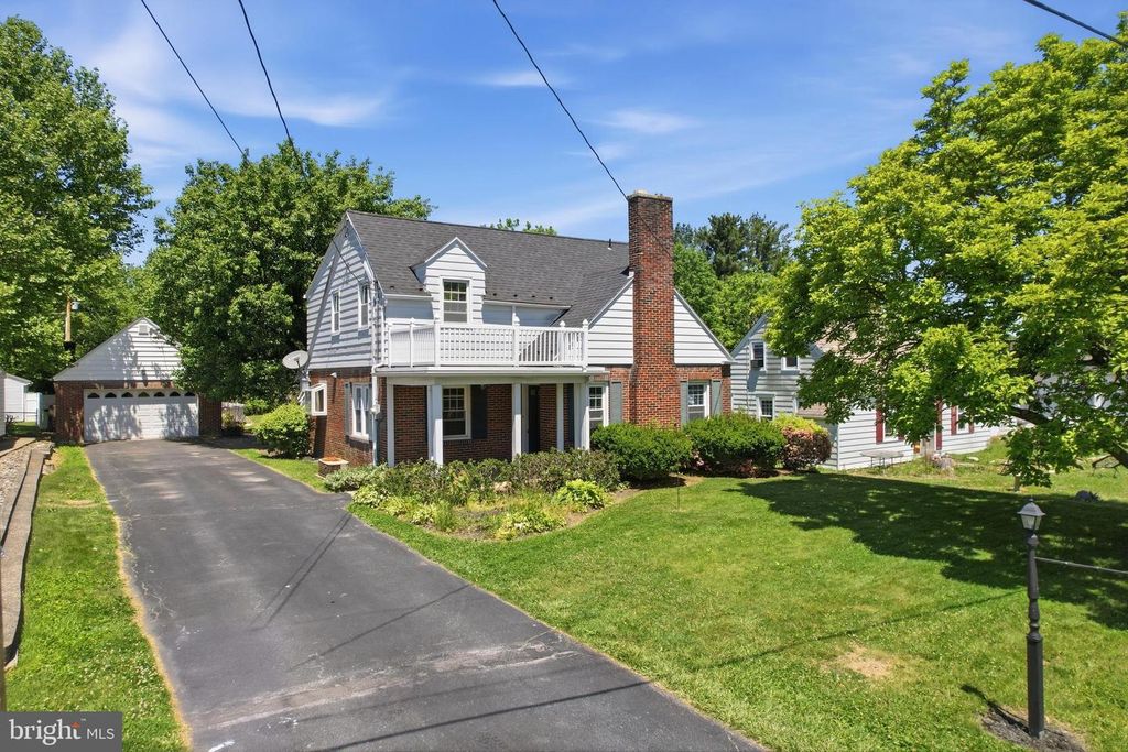 3827 PARK AVE, Schnecksville, PA 18078