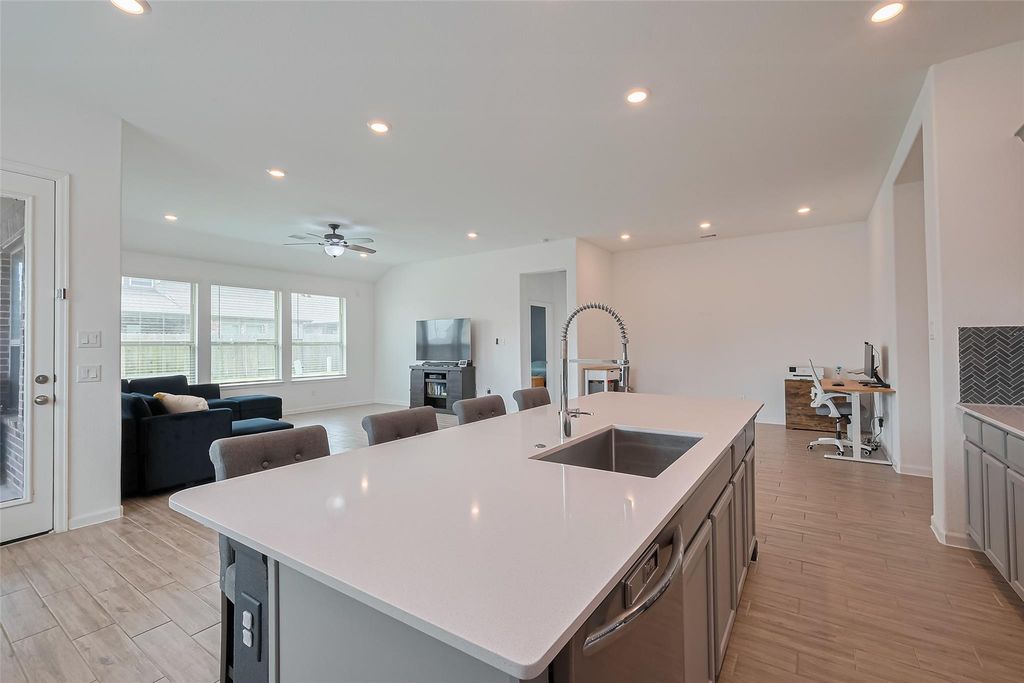 7526 Barkstone Lane, Richmond, TX 77469
