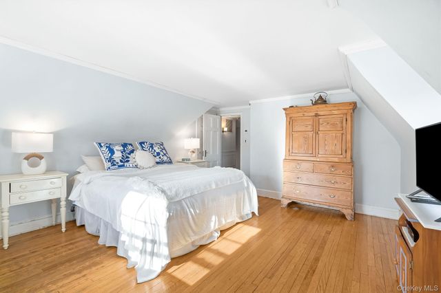 27 Valley Road, Scarsdale, NY 10583