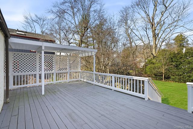 27 Valley Road, Scarsdale, NY 10583