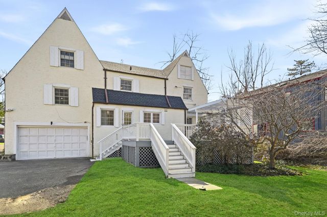 27 Valley Road, Scarsdale, NY 10583