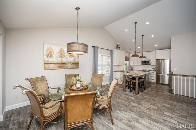 563 Beacon Point Lane, Wildwood, MO 63040