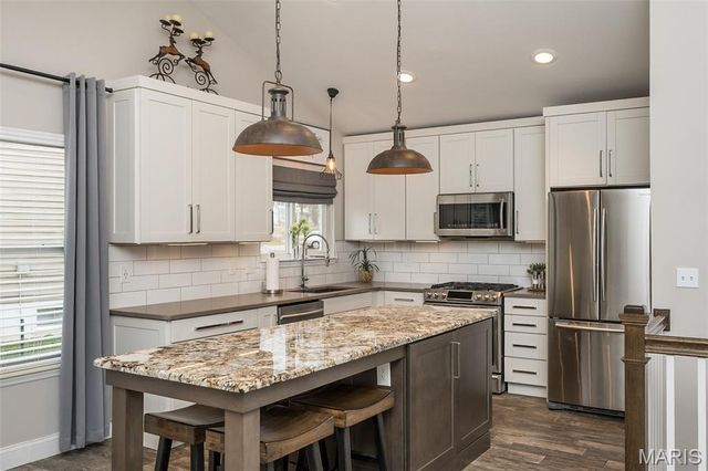 563 Beacon Point Lane, Wildwood, MO 63040