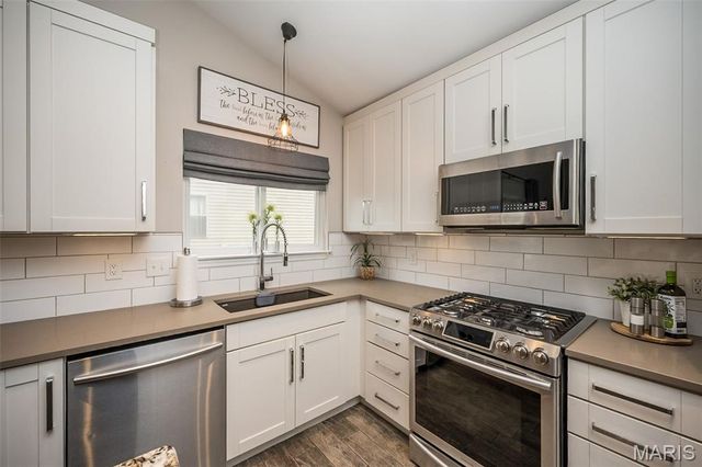 563 Beacon Point Lane, Wildwood, MO 63040