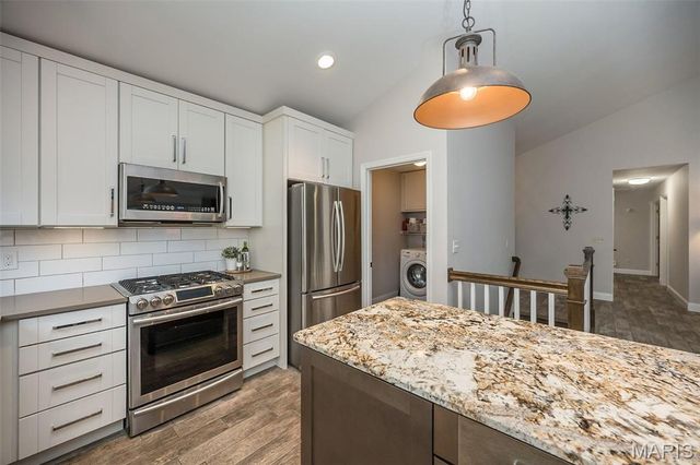 563 Beacon Point Lane, Wildwood, MO 63040