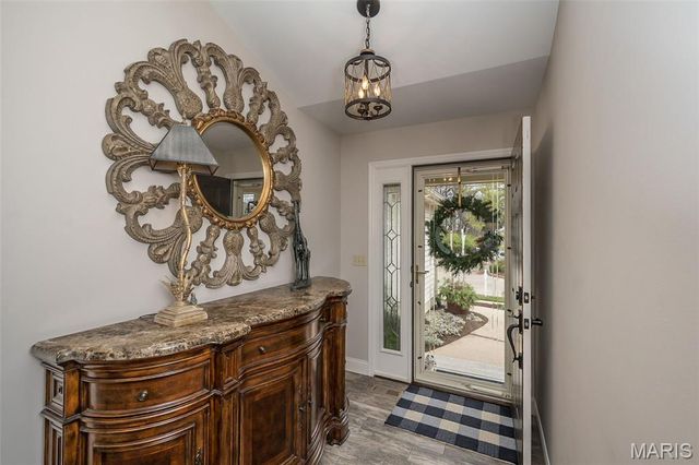 563 Beacon Point Lane, Wildwood, MO 63040