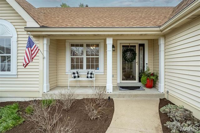 563 Beacon Point Lane, Wildwood, MO 63040