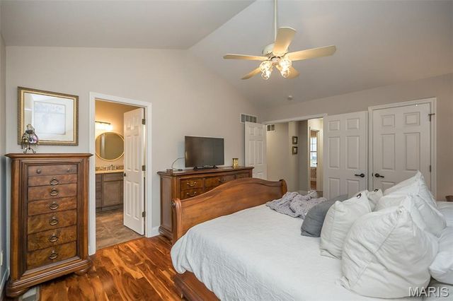 563 Beacon Point Lane, Wildwood, MO 63040