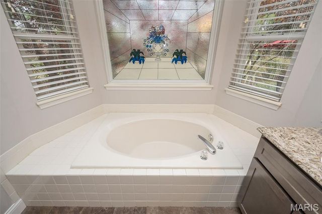 563 Beacon Point Lane, Wildwood, MO 63040