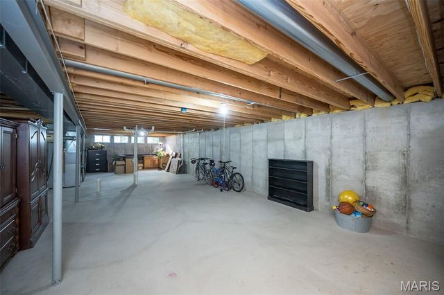 563 Beacon Point Lane, Wildwood, MO 63040