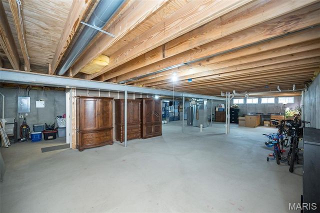 563 Beacon Point Lane, Wildwood, MO 63040