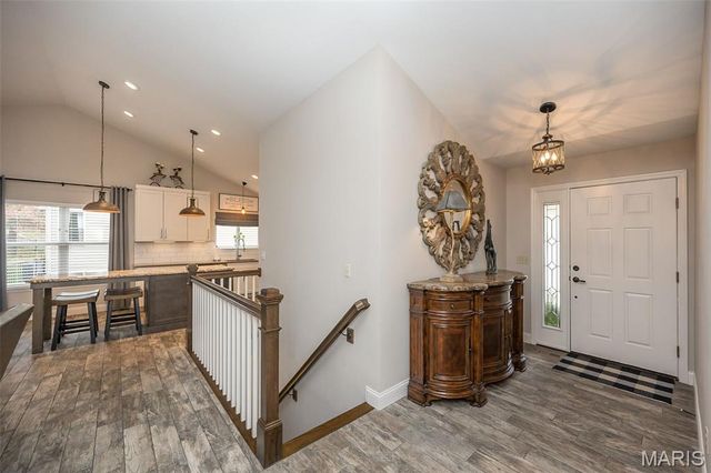 563 Beacon Point Lane, Wildwood, MO 63040