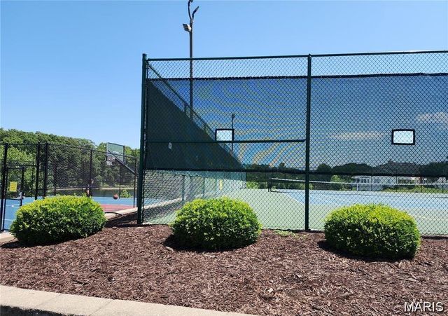 563 Beacon Point Lane, Wildwood, MO 63040