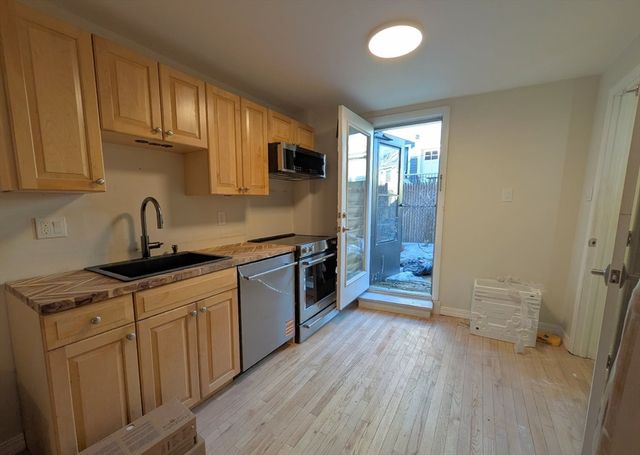 263 Highland Ave 1, Somerville, MA 02144