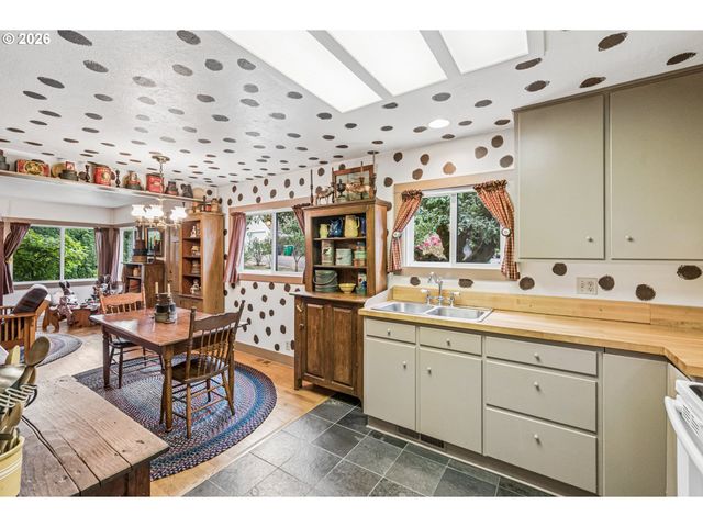 4534 Ne 78TH Pl, Portland, OR 97218