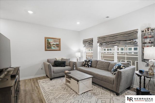 20878 T Court, Elkhorn, NE 68022