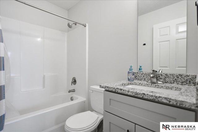 20878 T Court, Elkhorn, NE 68022