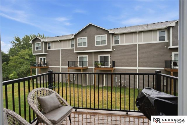 20878 T Court, Elkhorn, NE 68022