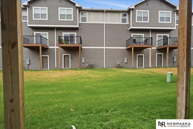 20878 T Court, Elkhorn, NE 68022