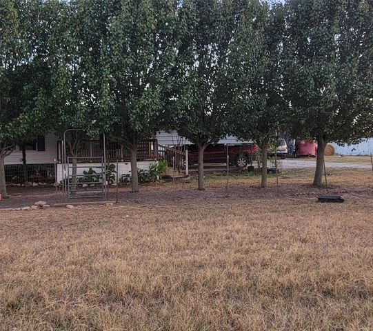 806 N Fm 1752, Savoy, TX 75479