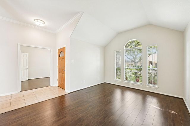 1023 E Hampton Drive, Pearland, TX 77584