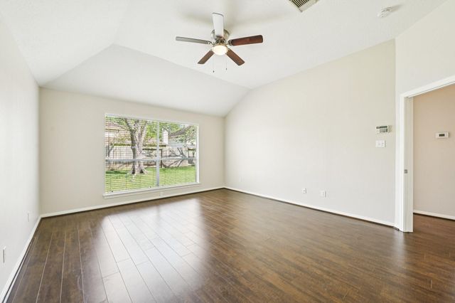 1023 E Hampton Drive, Pearland, TX 77584