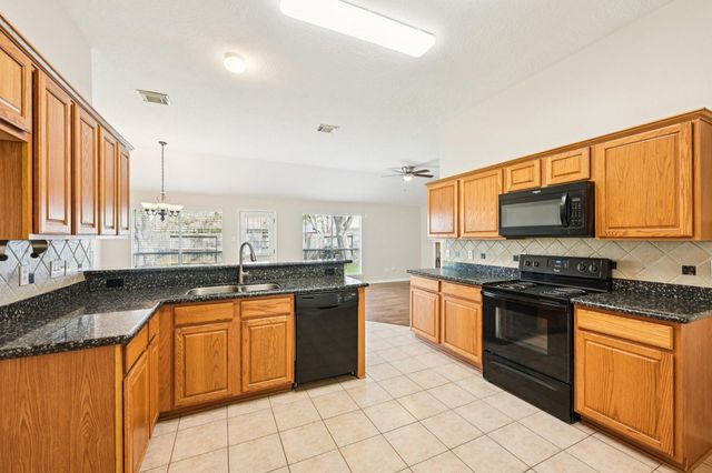 1023 E Hampton Drive, Pearland, TX 77584