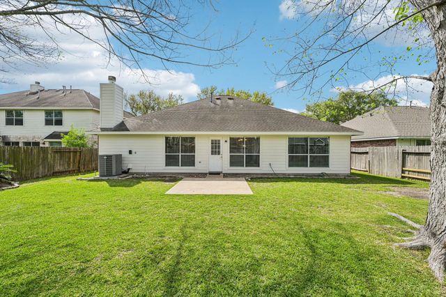 1023 E Hampton Drive, Pearland, TX 77584