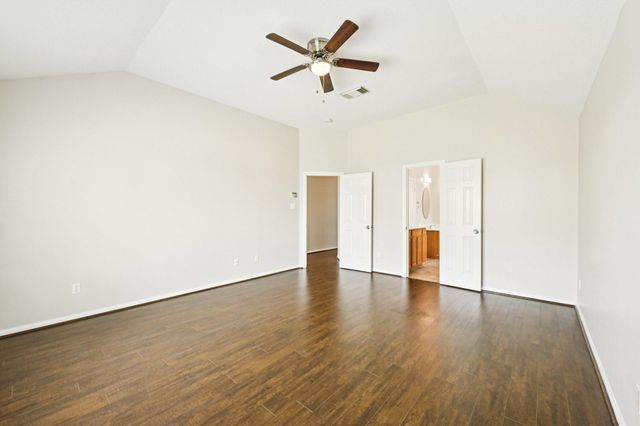 1023 E Hampton Drive, Pearland, TX 77584