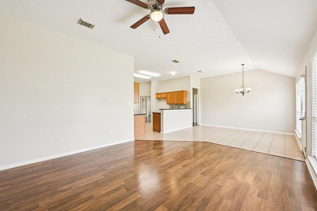 1023 E Hampton Drive, Pearland, TX 77584