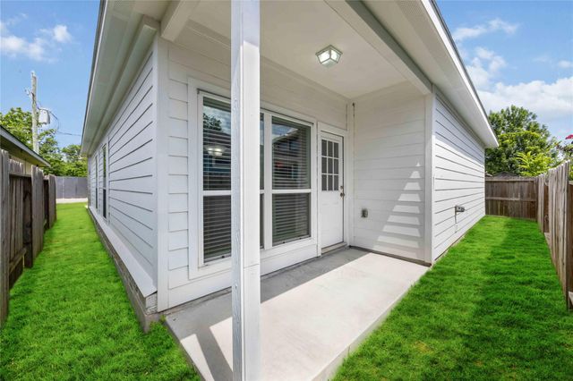 7430 N Star Street, Houston, TX 77088
