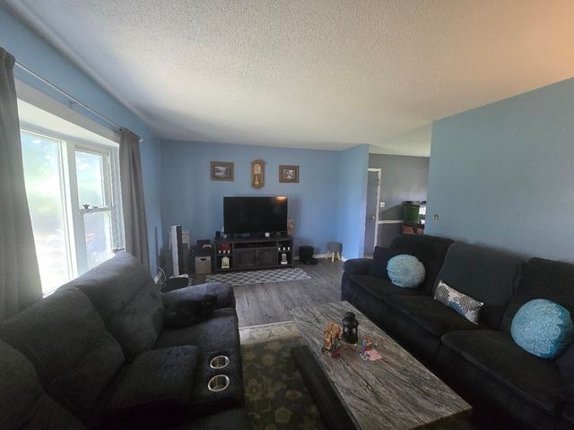 142 Greenbriar Dr, Gaffney, SC 29341