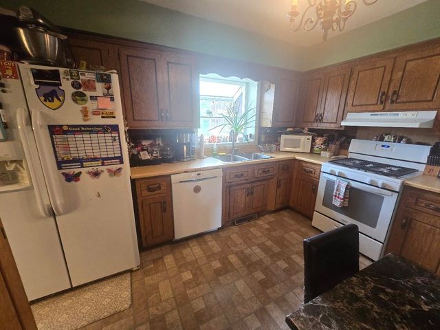 142 Greenbriar Dr, Gaffney, SC 29341