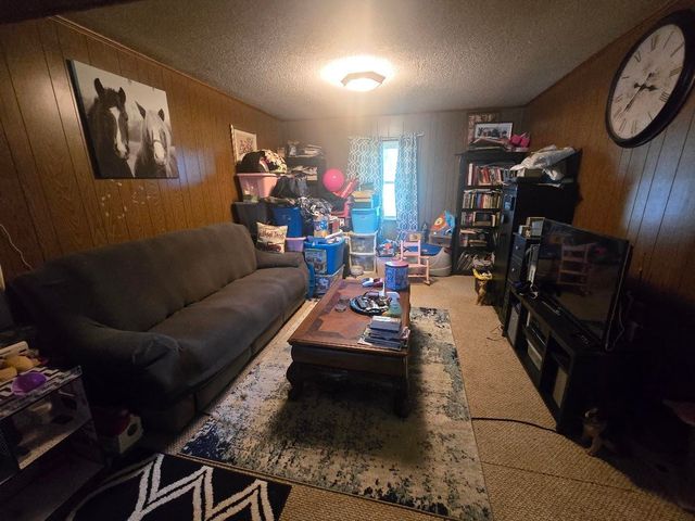 142 Greenbriar Dr, Gaffney, SC 29341