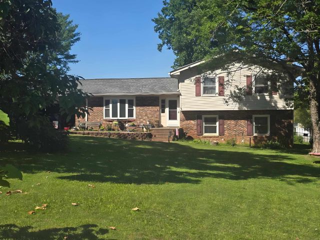 142 Greenbriar Dr, Gaffney, SC 29341