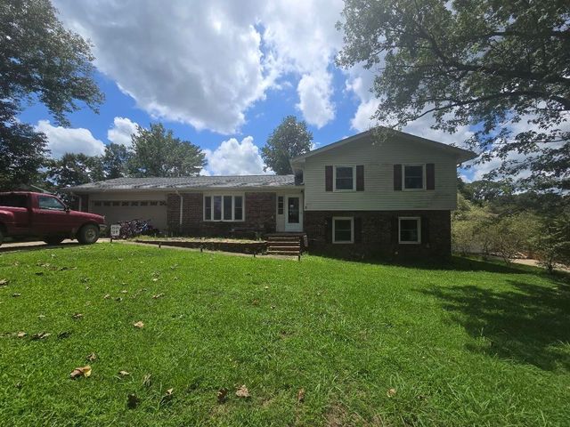 142 Greenbriar Dr, Gaffney, SC 29341