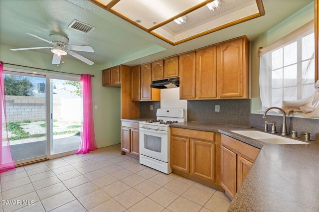 37719 Lasker Avenue, Palmdale, CA 93550