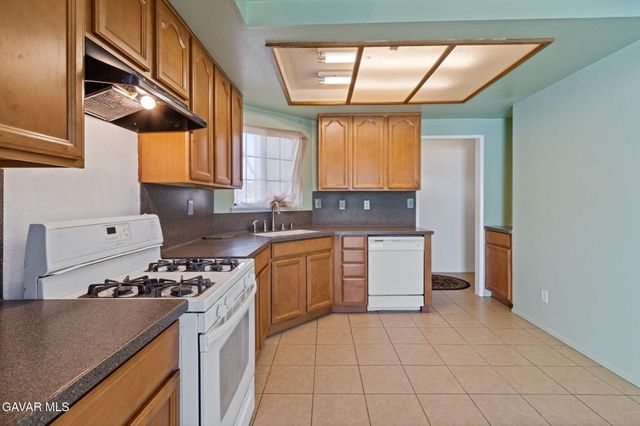 37719 Lasker Avenue, Palmdale, CA 93550