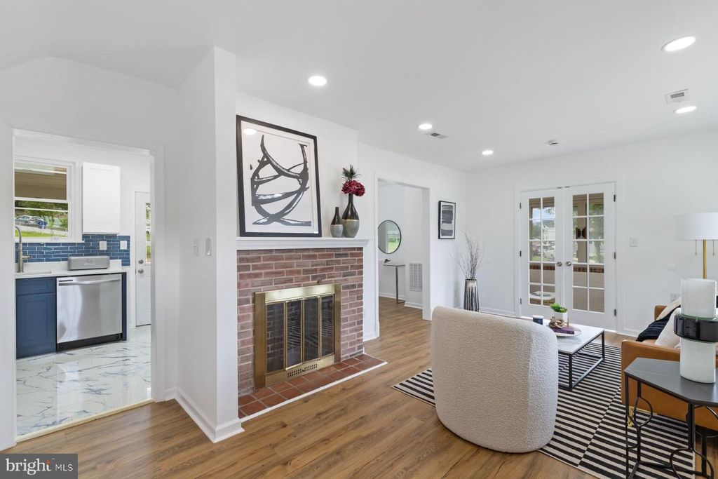 2318 CLOVILLE AVE, Baltimore, MD 21214