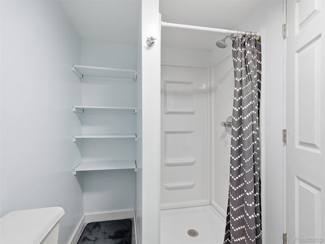 2310 Camilla Drive, Troy, MI 48083